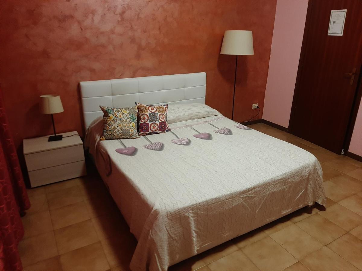 San Nicolo House Bed & Breakfast Aci Catena Bagian luar foto