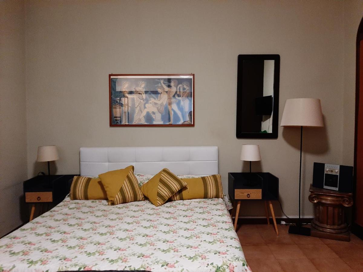 San Nicolo House Bed & Breakfast Aci Catena Bagian luar foto