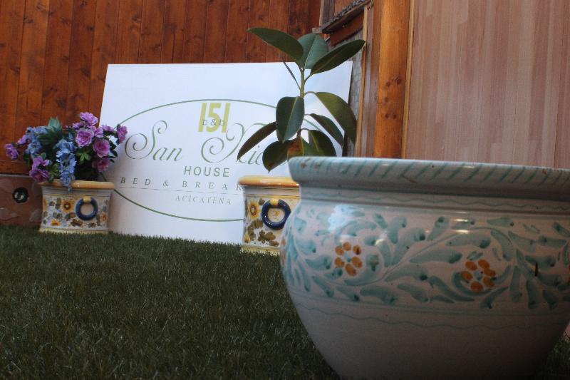 San Nicolo House Bed & Breakfast Aci Catena Bagian luar foto