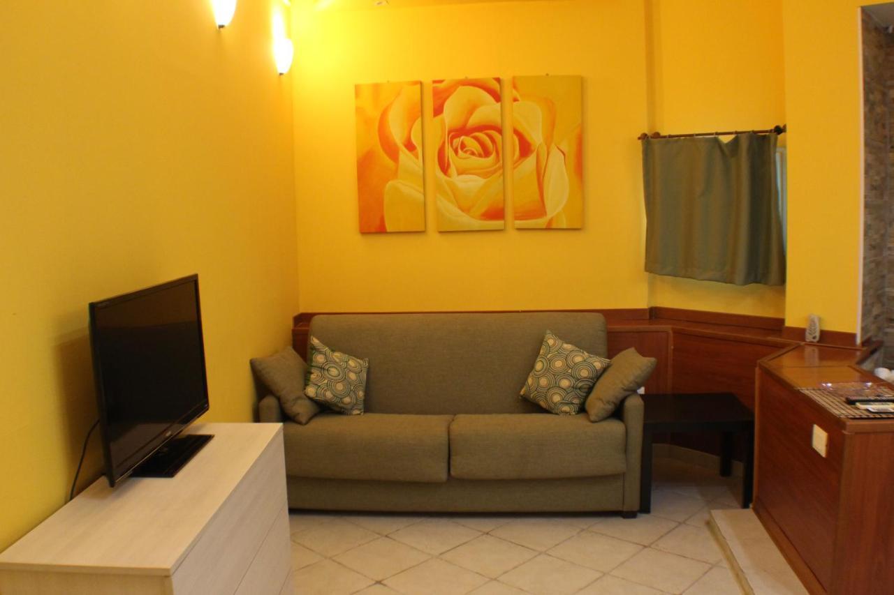 San Nicolo House Bed & Breakfast Aci Catena Bagian luar foto
