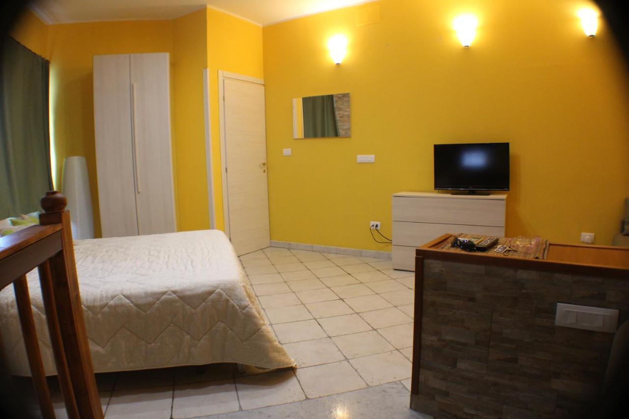 San Nicolo House Bed & Breakfast Aci Catena Bagian luar foto